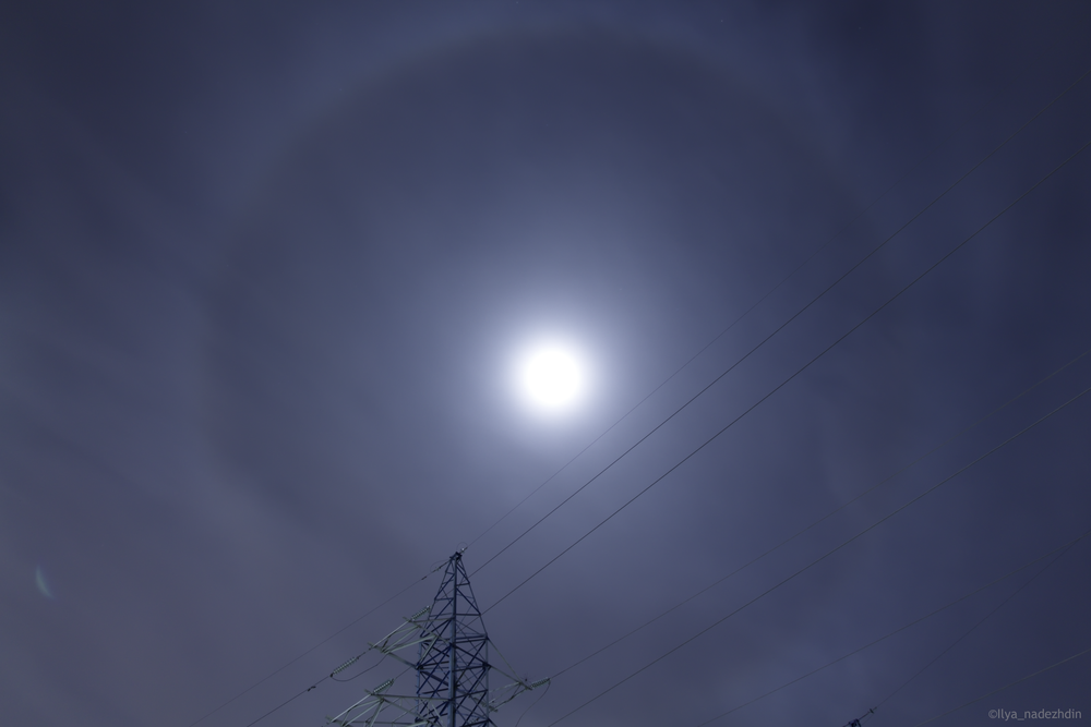 Lunar halo