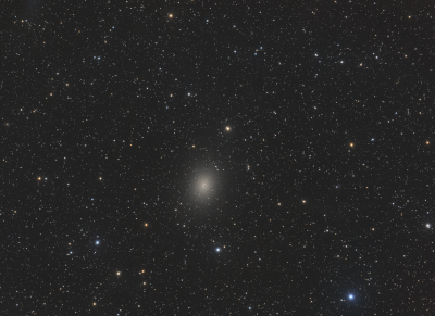 Галактика NGC185 в Кассиопее