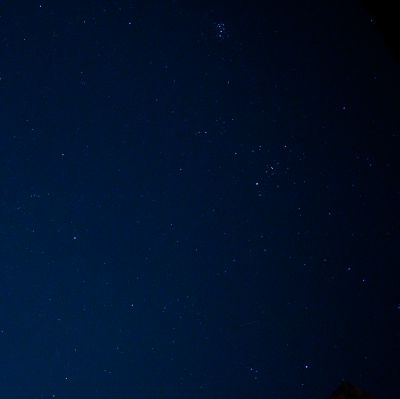 Созвездие Тельца и рассеянное звёздное скопление M45 Плеяды. 