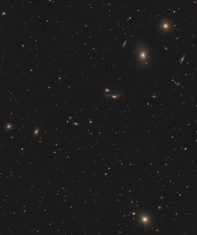 Цепочка Маркаряна и m87