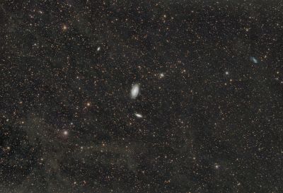 M81 и M82, а так же пыль