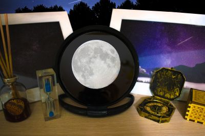 Зеркало и луна (Арт)