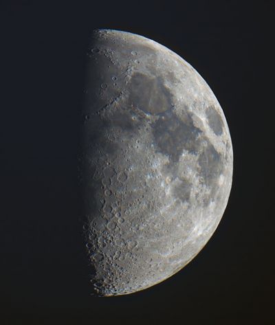 Moon (color)