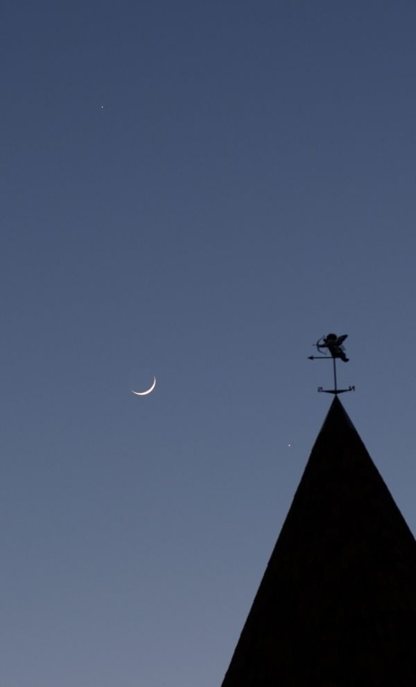 Conjunction of the Moon, Jupiter, and Venus - Astrophotography