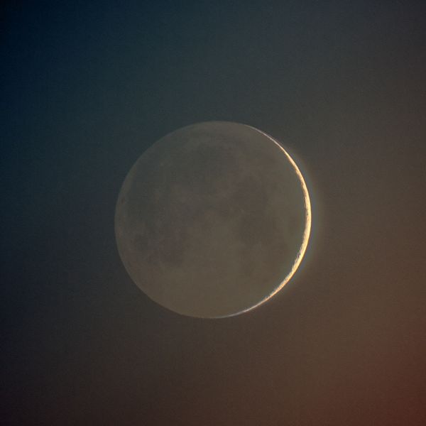 Earthshine & New Moon - Astrophotography