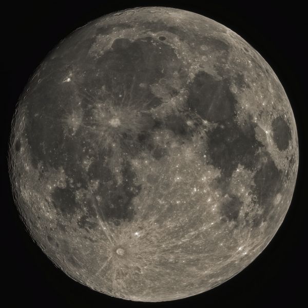 Pre-New Year Moon - Astrophotography