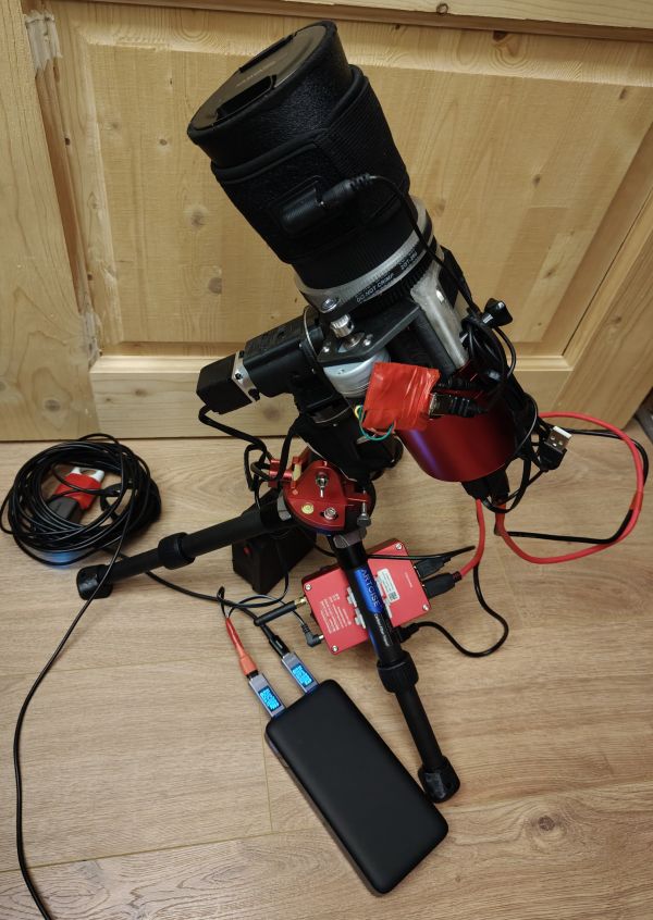 Setup with a Samyang 135 F2 lens and a homemade mount - Astrophotography