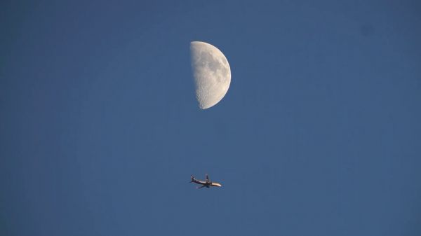 Airplane passing in front of the Moon. June 18, 2021 - Astrophotography