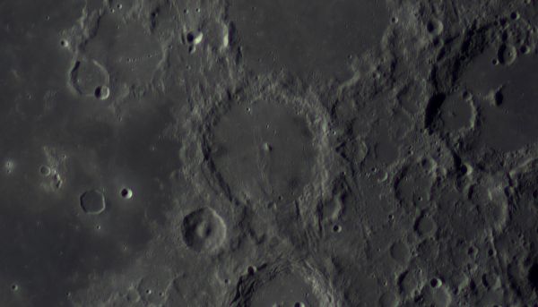 Alphonsus Crater and its surroundings - Astrophotography