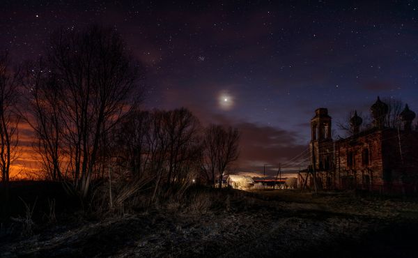 Venus and the village of Syrnevo. - Astrophotography