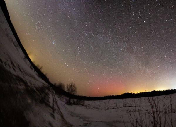 Spring Milky Way with a Small Aurora - Astrophotography