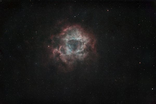 Socket in the Hubble palette - Astrophotography