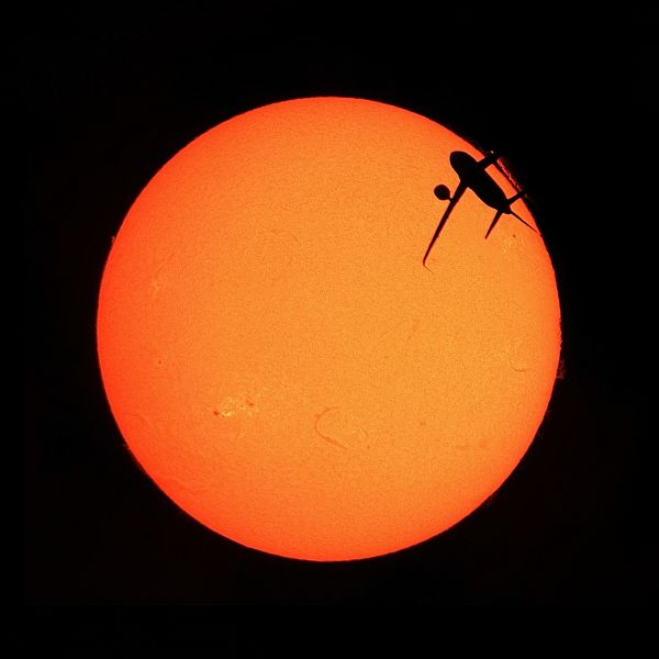 The Sun and an airplane. From June 22, 2022. - Astrophotography