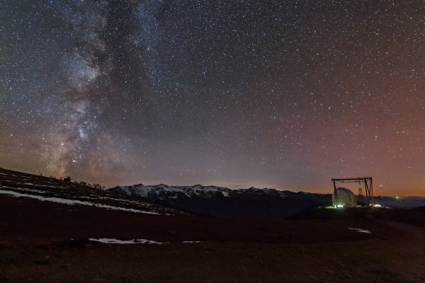 The Milky Way and airglow over the BTA telescope. - Astrophotography