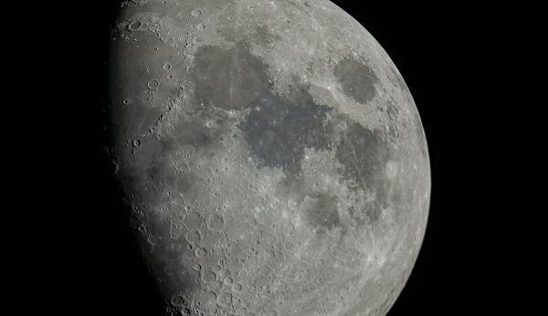 Moon crop. Waxing 60% - Astrophotography