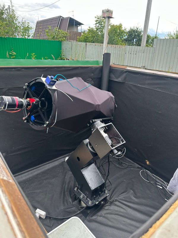 Astrograph 311mm F/3 on a stationary mount with wave reducers - Astrophotography