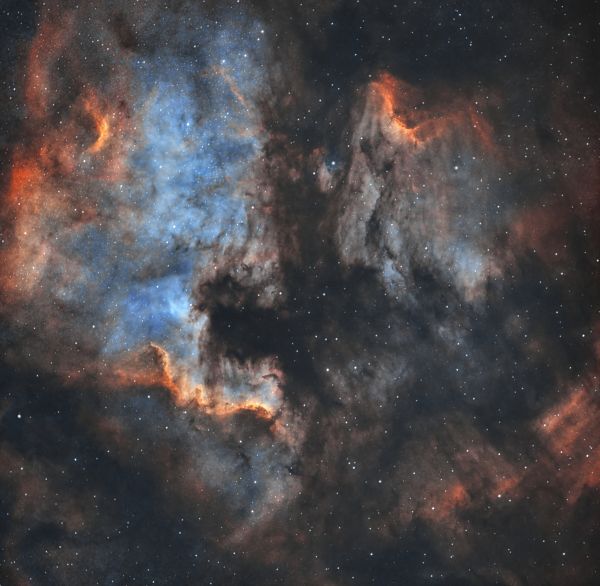 The North America Nebula (NGC 7000) and the Pelican Nebula (IC 5070 and IC 5067) - Astrophotography