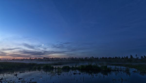 Planetary alignment. Uranus, the Moon, barely visible Mars, and Jupiter. - Astrophotography