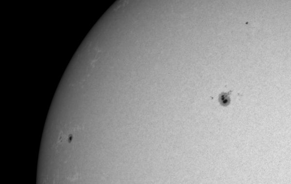 Sunspots in scale - Astrophotography