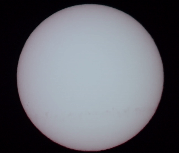 Airplane passing in front of the Sun 18.11.23. Gif - Astrophotography