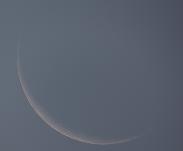 Waning Moon before sunrise (6%, 10.23.22) - Astrophotography