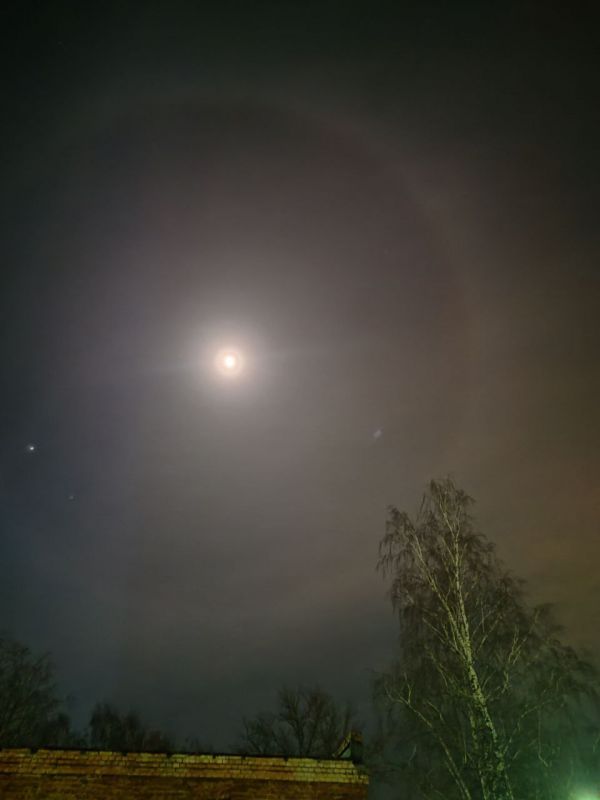 Lunar halo - Astrophotography