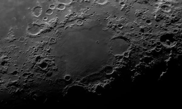 Moon fragment 23_04_25_18_53h - Astrophotography