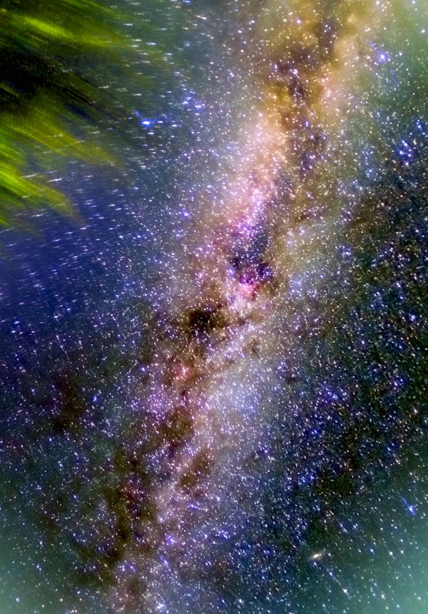 Milky Way (cropped center, stack of 335 frames) - Astrophotography