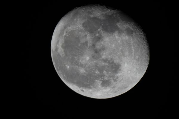 Moon at 0h 12m local time - Astrophotography