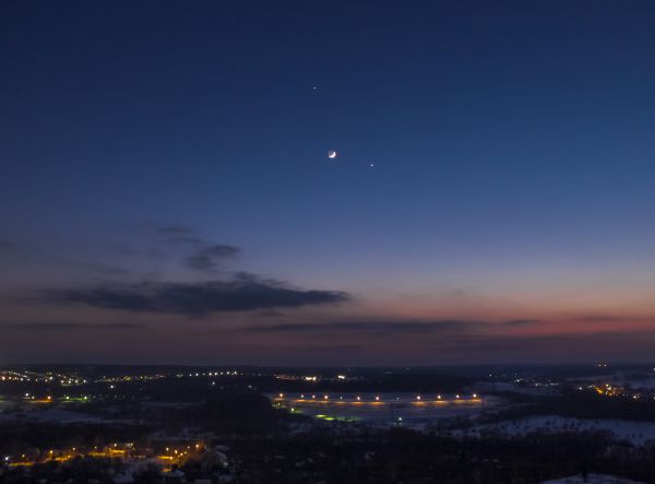 Evening trio of Jupiter, Venus, and the young crescent Moon - Astrophotography
