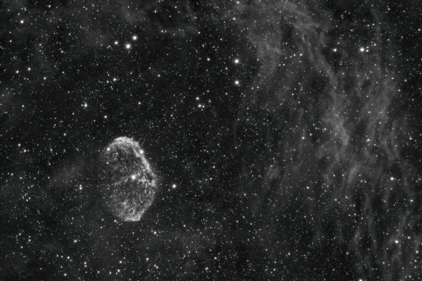 Crescent Moon in the clouds - Astrophotography