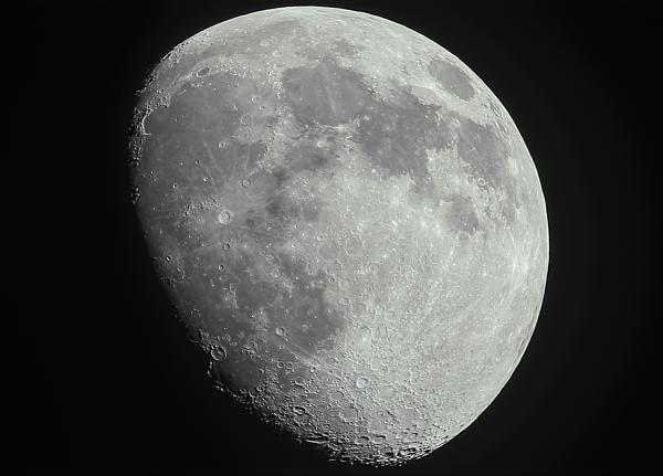 Moon, second quarter, April 12, 2022. - Astrophotography