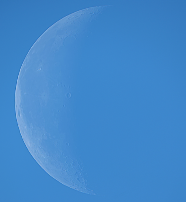 Waning crescent moon on 04/06/21 - Astrophotography