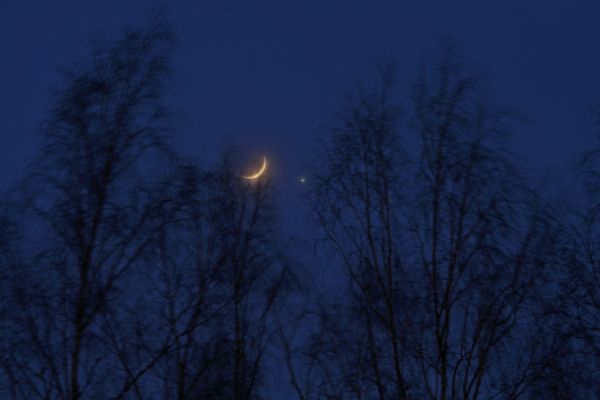 Conjunction of the Moon and Venus on March 24, 2023. - Astrophotography