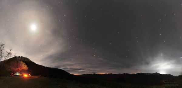 Evening by the campfire, watching the Moon. - Astrophotography
