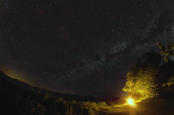 A night by the campfire or a hotel of a thousand stars - Astrophotography