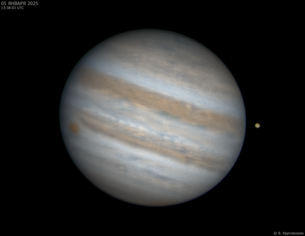 Io sets behind Jupiter. - Astrophotography