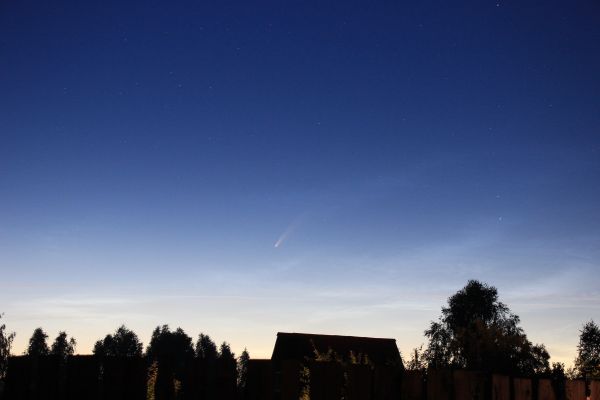 C/2020 F3 (NEOWISE) and noctilucent clouds - Astrophotography