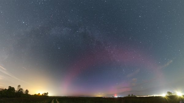 Stable red auroral arc - Astrophotography