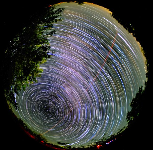 Stars Path. 335 img stack - Astrophotography