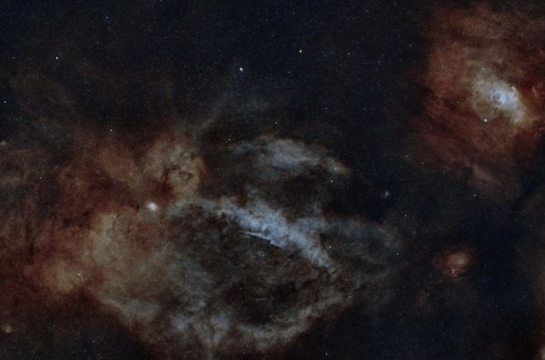 Omar is trying to pierce the Claw (SH2-157) with the Bubble (SH2-162) - Astrophotography