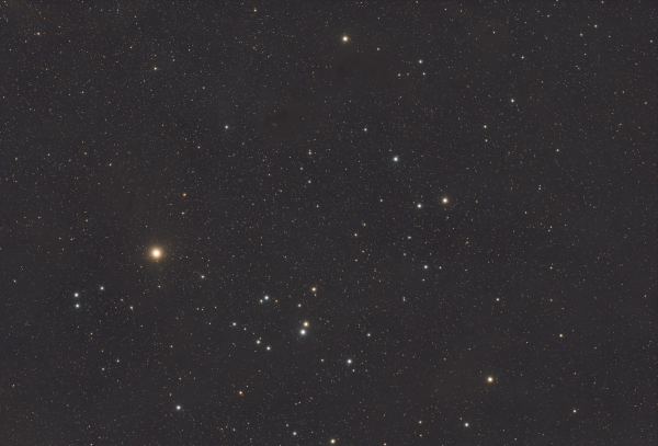 Aldebaran, the Hyades open star cluster and part of the Taurus molecular cloud (nebulae NGC1555, Sh2-239, LDN1546, LDN1546) - Astrophotography