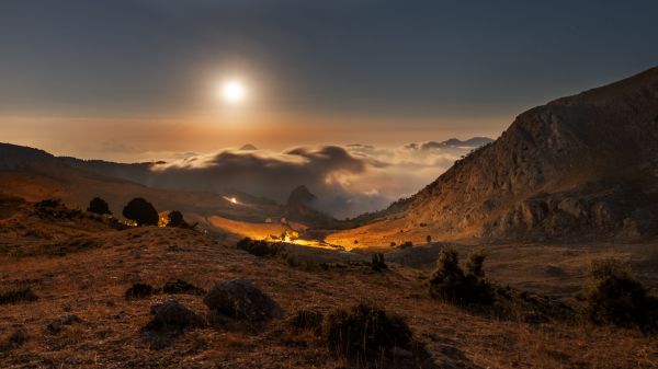 Moonrise over the Mediterranean Sea - Astrophotography