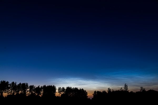 Noctilucent clouds over a field near Kazan. - Astrophotography
