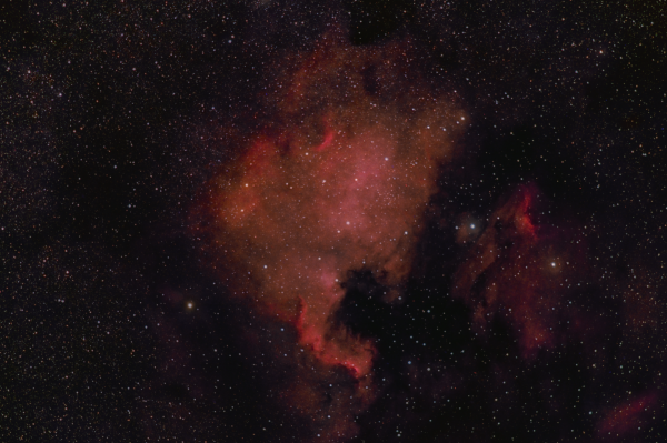 The NGC 7000 and IC 5070 nebulae (North America and Pelican) - Astrophotography