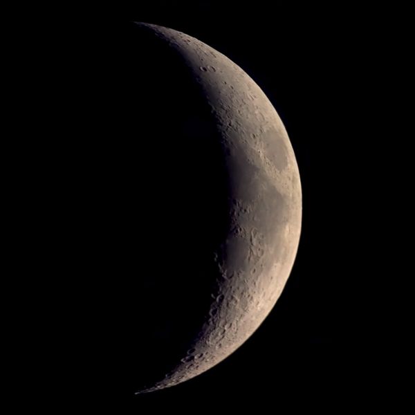 Moon on April 27 - Astrophotography