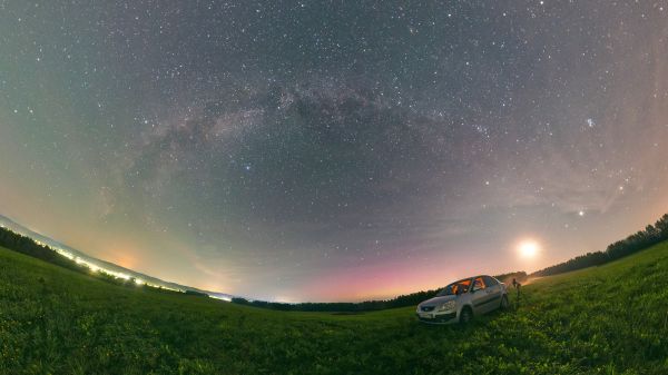 Milky Way, faint aurora, moonrise - Astrophotography