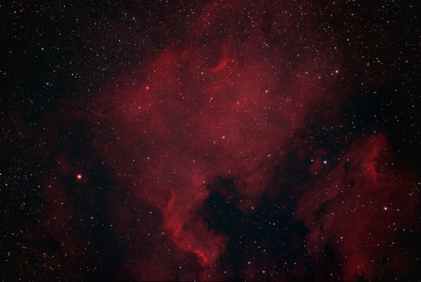 The emission nebulae NGC 7000 (North America) and IC 5070 (Pelican) in the constellation Cygnus. - Astrophotography