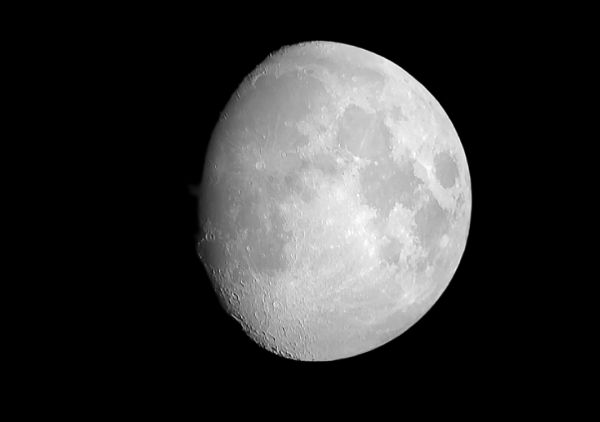 Waxing Gibbous Moon (86%) - Astrophotography