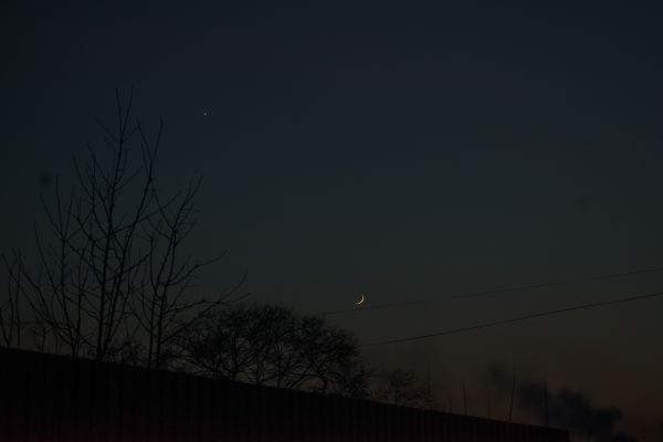 Lunar crescent (5%) and Venus. - Astrophotography